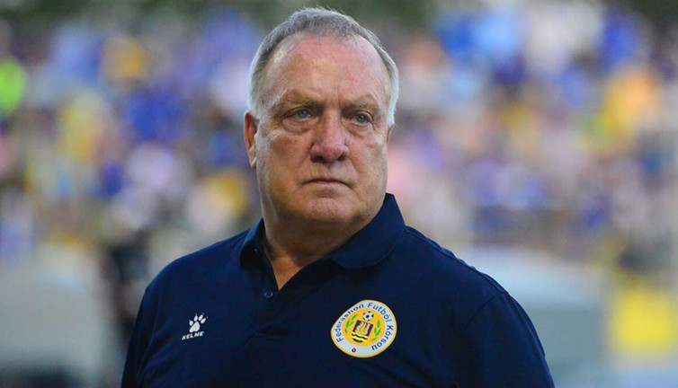 Fenerbahçe'nin eski teknik direktörü Dick Advocaat final maçı öncesi takımı bıraktı! 'Önce aile'