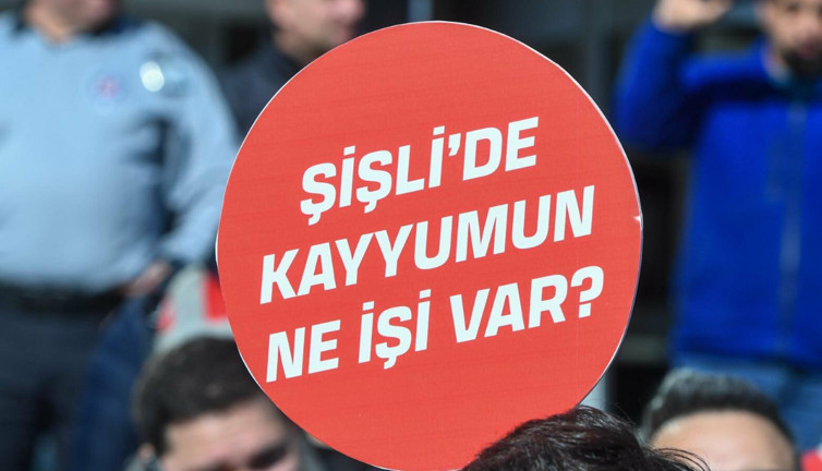 Kayyumun işçi çıkarmasına CHP'den Şişli belediyesi önünde eylem