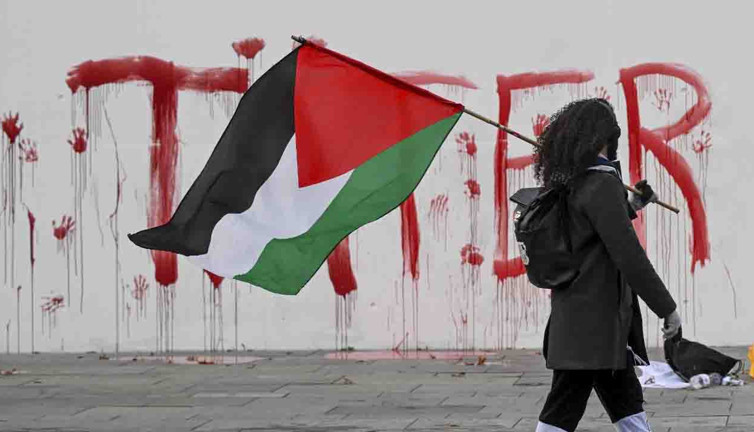 Filistin destekçilerinden Almanya'da Başbakanlık binasına 'failler' yazısı