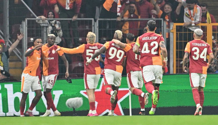 Galatasaray'ın yıldızından olay paylaşım!