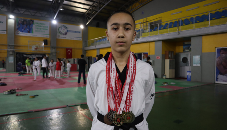 Akran zorbalığını tekvandoyla yendi: Hedefi olimpiyat!