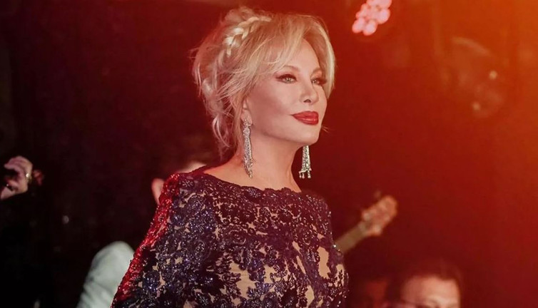 Türk müziğinin kraliçesi Emel Sayın 80 yaşında! Sevim Emre’den 'Sevgi Emel'li duygusal paylaşım