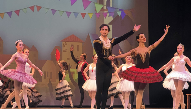Türkiye’de bir ilk: Junior Ballet İstanbul’da: Anastasia Limenko ve gençler Don Kişot’u fethetti!