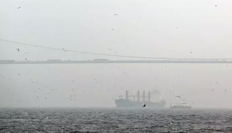 İstanbul Boğazı'nda gemi trafiği çift yönlü kapatıldı