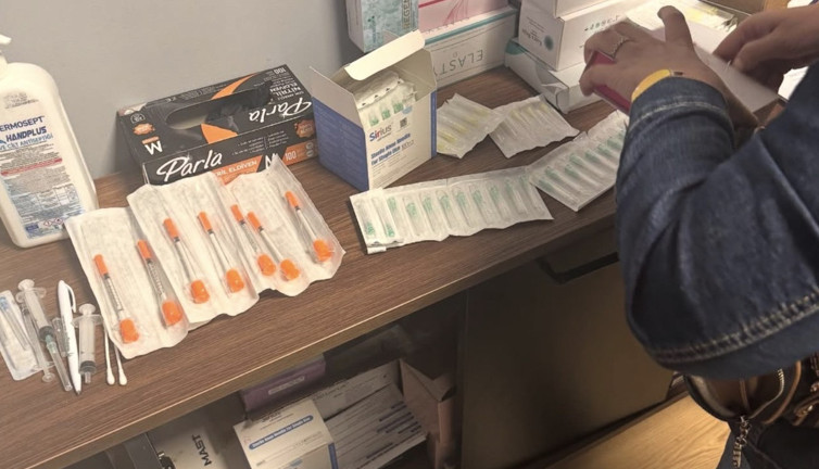 Ruhsatsız güzellik merkezi fena yakalandı: Neler çıktı neler!