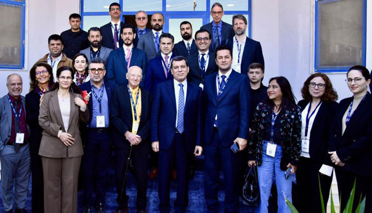 Biz İmralı’ya giden milletvekillerini konuşurken… Öcalan’ın güzelleri uyandı!