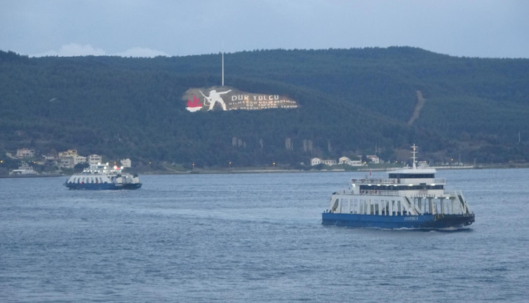 Feribot seferlerine 'fırtına' engeli