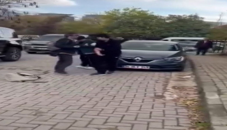 Lisede bıçaklı kavga! 1 yaralı var