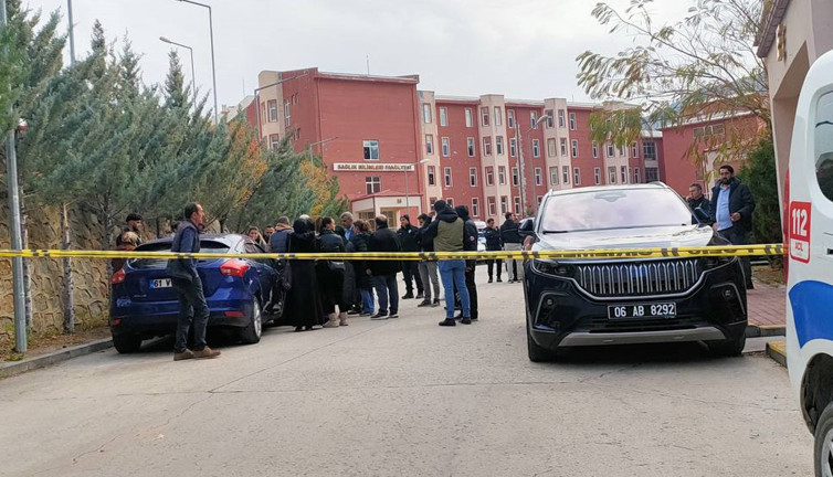 Gümüşhane'de kadın memuru rehin alan şüpheli susma hakkını kullandı