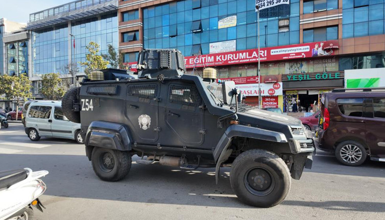 İstanbul'da panik! Otele el bombası attılar