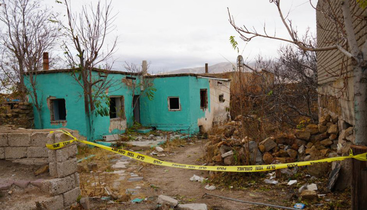 23 yaşındaki genç, metruk binada ölü bulundu