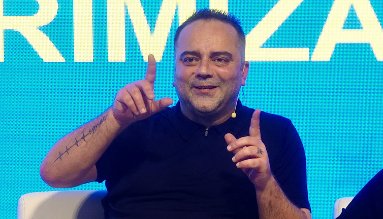 Semih Şentürk Galatasaray derbisi öncesi ortalığı karıştırdı! Fenerbahçeli taraftarlar ayağa kalktı