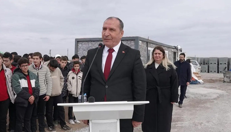 YRP’den seçilen belediye başkanı AKP’ye geçiyor