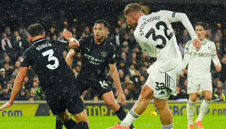 Premier Lig'de çılgın maç! Manchester City az kalsın 5-1'den puan kaybediyordu