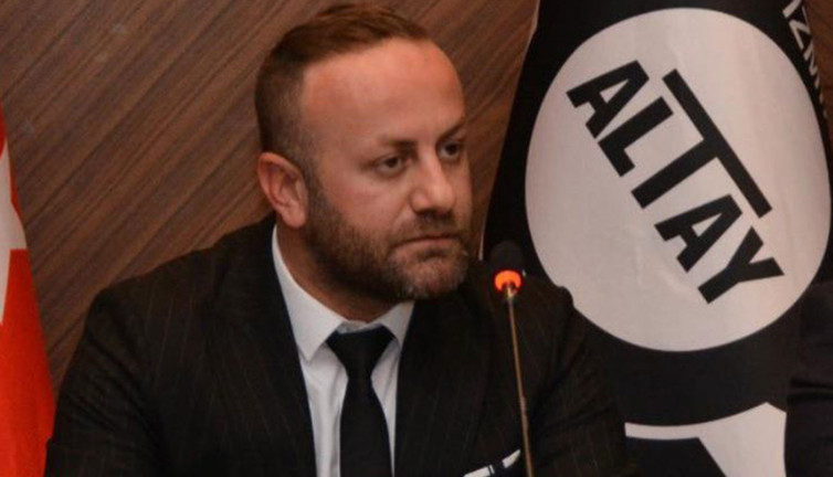 Altay'da kriz! Başkan görevi bıraktı