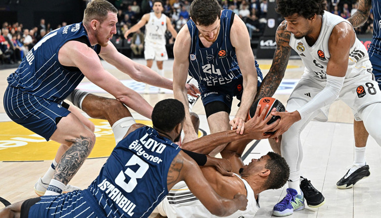 Anadolu Efes... Yetmedi Real Madrid'e nefes!