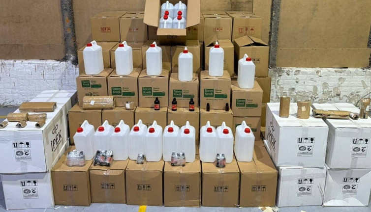 İzmir'de 2 bin 850 litre etil alkol ele geçirildi