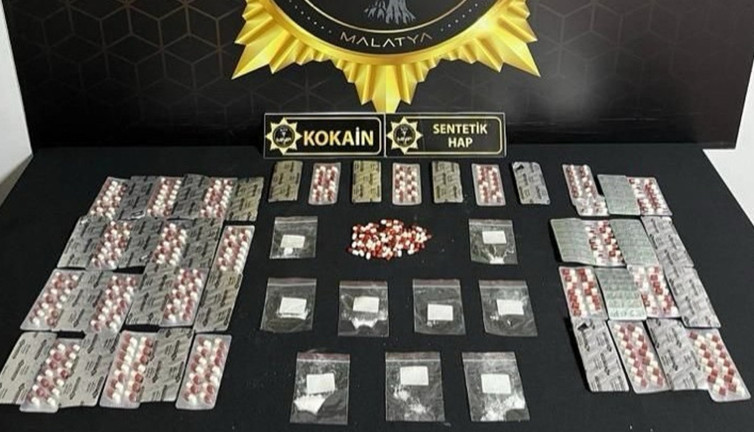 Sentetik ecza deposu polise takıldı: 1.370 hap ele geçirildi!