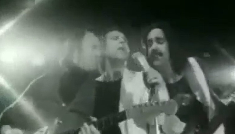 Özkan Uğur'un ilk klibi ortaya çıktı. Türkiye'de çekilen ilk klip