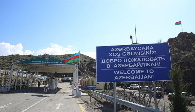 Azerbaycan, Laçın sınır kontrol noktasındaki geçişleri geçici olarak durdurdu