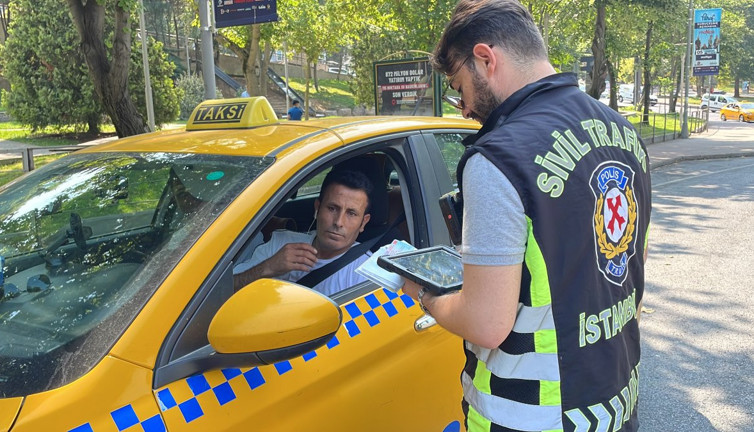 Kurallara uymayan 10 taksiciye 5 bin 945 lira ceza