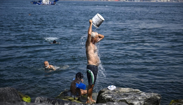 Aşırı sıcaklardan nasıl korunmalı? Aşırı sıcaklarda kimler riskli?