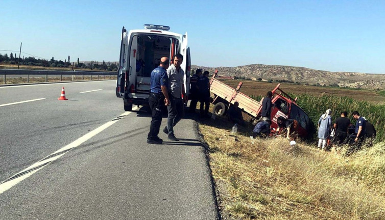 Öfkeli adam 5 kişiyi kamyoneti ile ezdi: 1 ölü 2 ağır yaralı