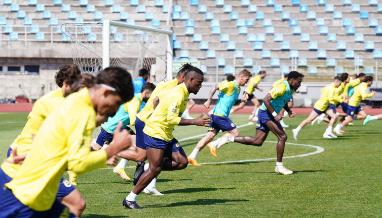 İsmail Kartal'dan devrim gibi karar. Gönderilecek 8 futbolcu belli oldu