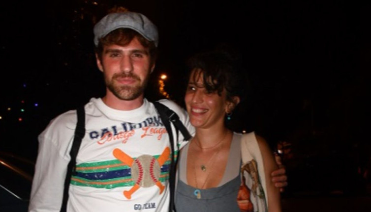 Berker Güven oyunculuk dersi almak için bakın nereye gidiyor. Sevgilisi yolcu etti