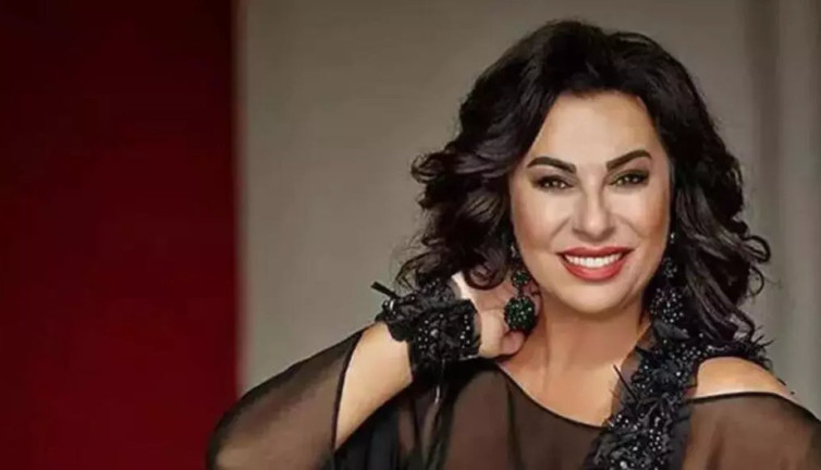 Ünlü oyuncu Nilgün Belgün nostalji yaptı. ''Eşim çalıyor kaynanam ve ben oynuyoruz''