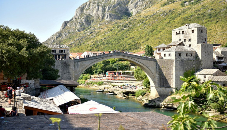 Yenilenen Mostar Köprüsü’nün açılışının 19’uncu yılı