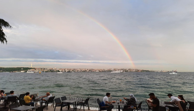 En sıcak günün ardından İstanbul: İki kıta gökkuşağıyla birleşti