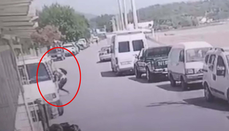 Yere düşen para dolu cüzdanı aldı kayıplara karıştı