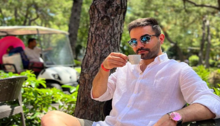 Fenomen Kadir Ezildi kamerasını açık unutup takipçilerine küfürü bastı