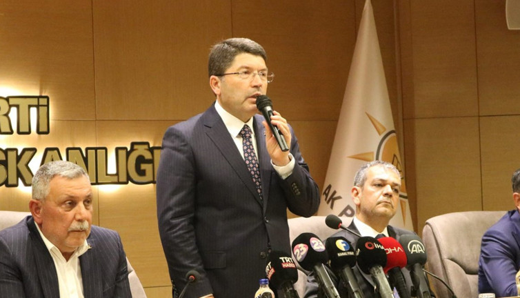 Adalet Bakanı Tunç, İzmir’de İsveç Konsolosluğu binasına saldırıyı kınadı