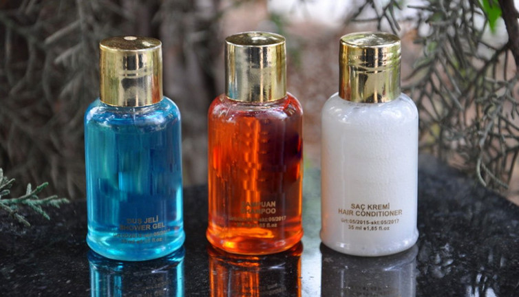 Otelde verilen şampuanlara dikkat. Sakın kullanmayın