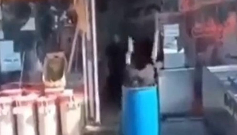 Sıcaktan bunalan vatandaş kendini fıçıya attı. Boğulma tehlikesi yaşadı