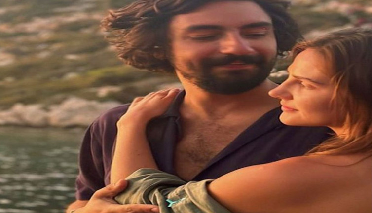 Alina Boz, sevgilisi Umut Evirgen ile aşk pozunu paylaştı