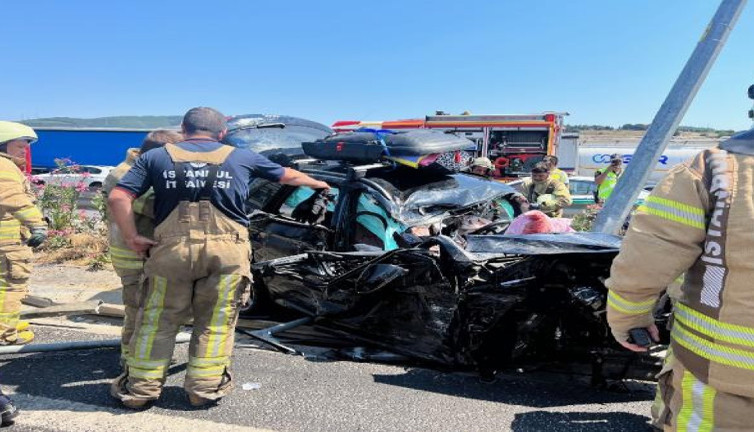Lastiği patlayan TIR cipe çarptı, anne ve çocuğunu hayattan kopardı