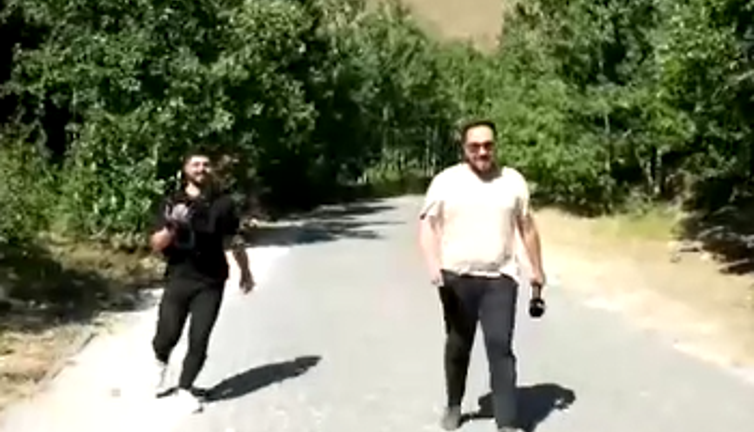 İHA muhabiri ayı saldırısından son anda kurtuldu