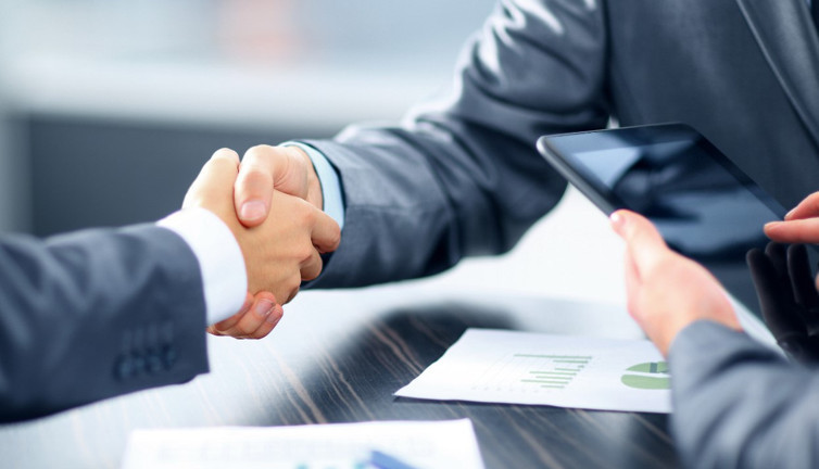 Cinsiyetçi işe alım ilanında geri adım atıldı