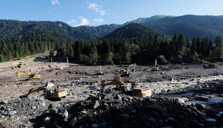 Gürcistan'ın Şovi bölgesindeki toprak kaymasında can kaybı 21'e yükseldi