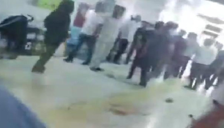 Hastanede silahlı kavga; 3 yaralı