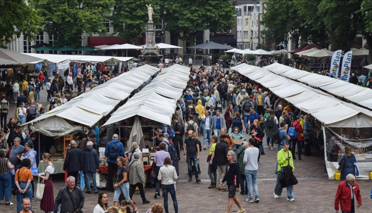 Hollanda ekonomisi resesyona girdi