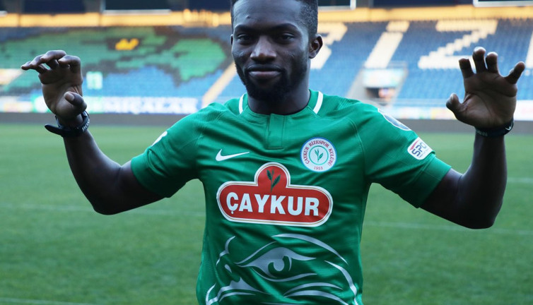 Azubuike bıçak altına yattı