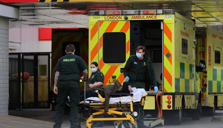 İngiltere'de COVID-19'un yeni varyantı ilk kez tespit edildi