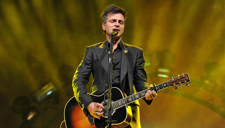 Teoman yeni şarkısını Necip Fazıl Kısakürek’e adadı