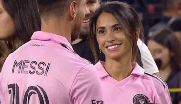 Messi'nin eşinin aşk dolu bakışı gündem oldu