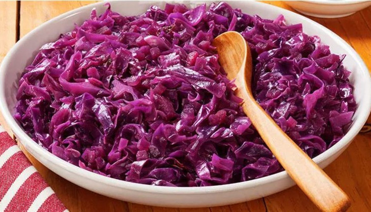 Mor lahana turşusu için bilinmesi gereken aşçılık tüyosu. Mor lahana turşusu 5 dakikada servise hazır
