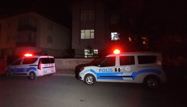 14 yaşındaki boksör kız 66 yaşındaki dedesini bıçakladı